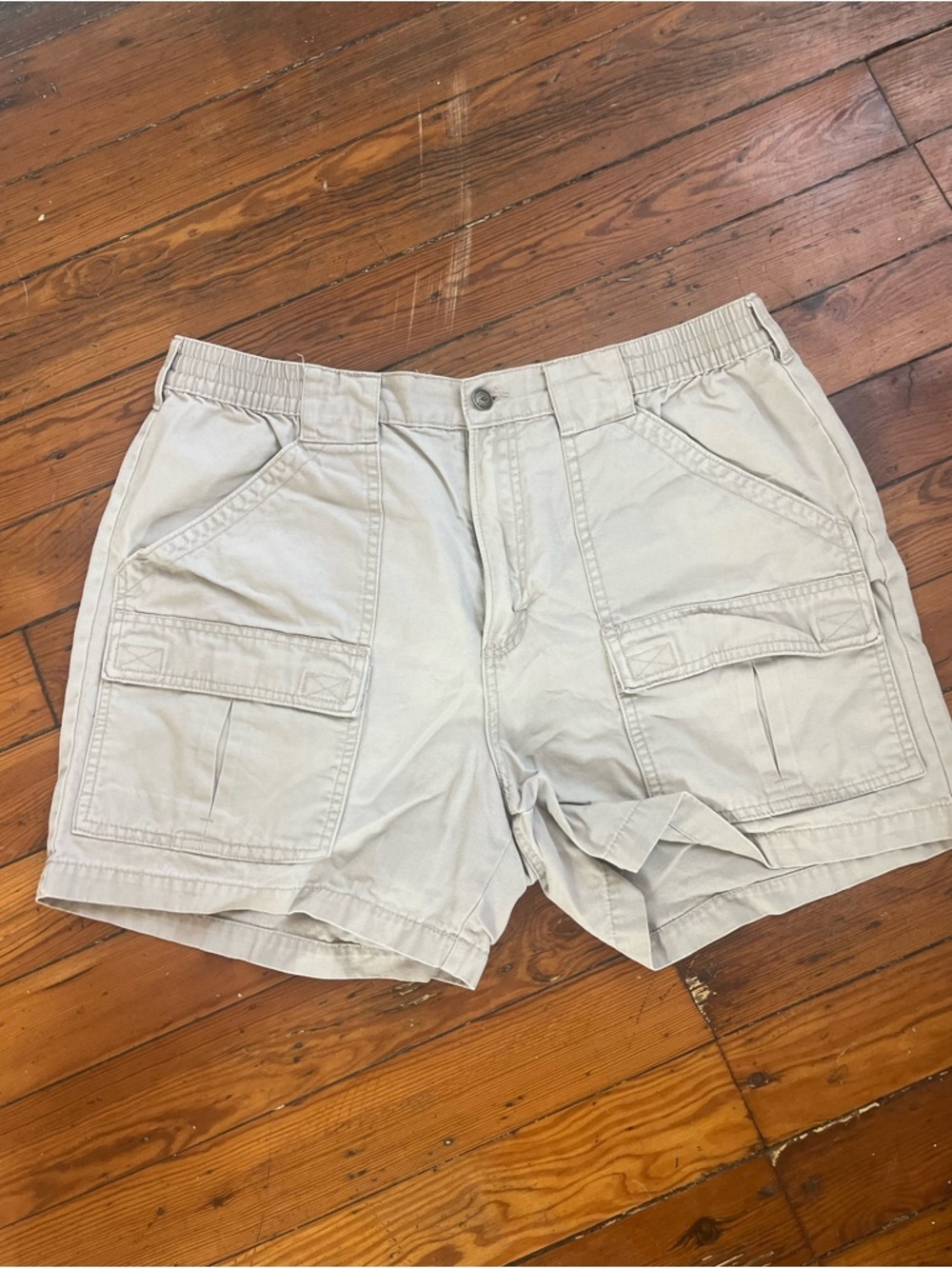 Men’s Khaki Cargo Shorts 4” Inseam